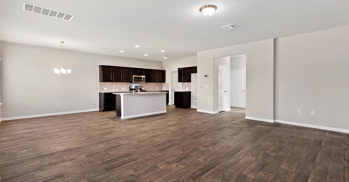 14111 Macquarie Dr Property Photo 6