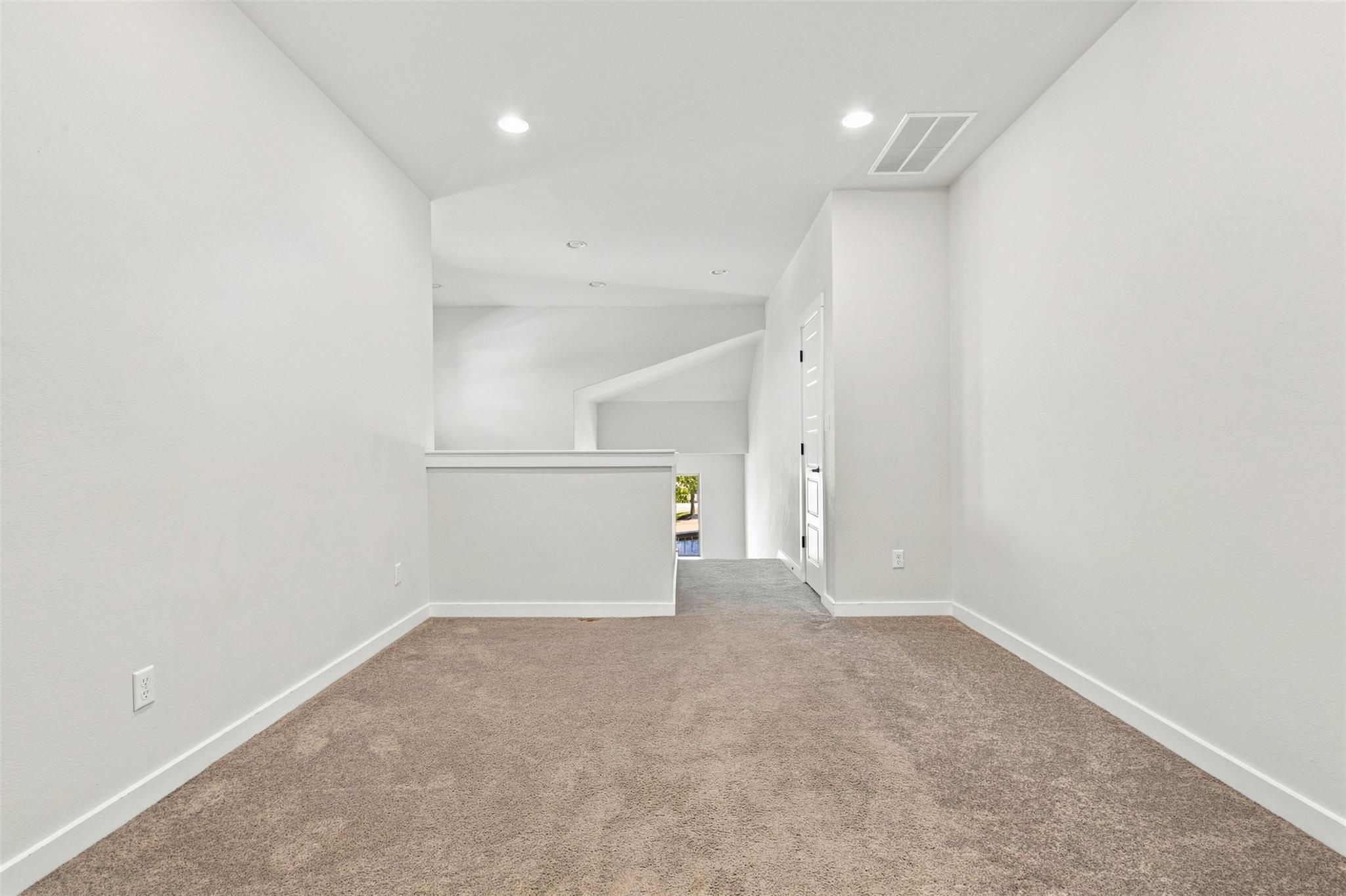 336 Berkeley Pl Property Photo 13