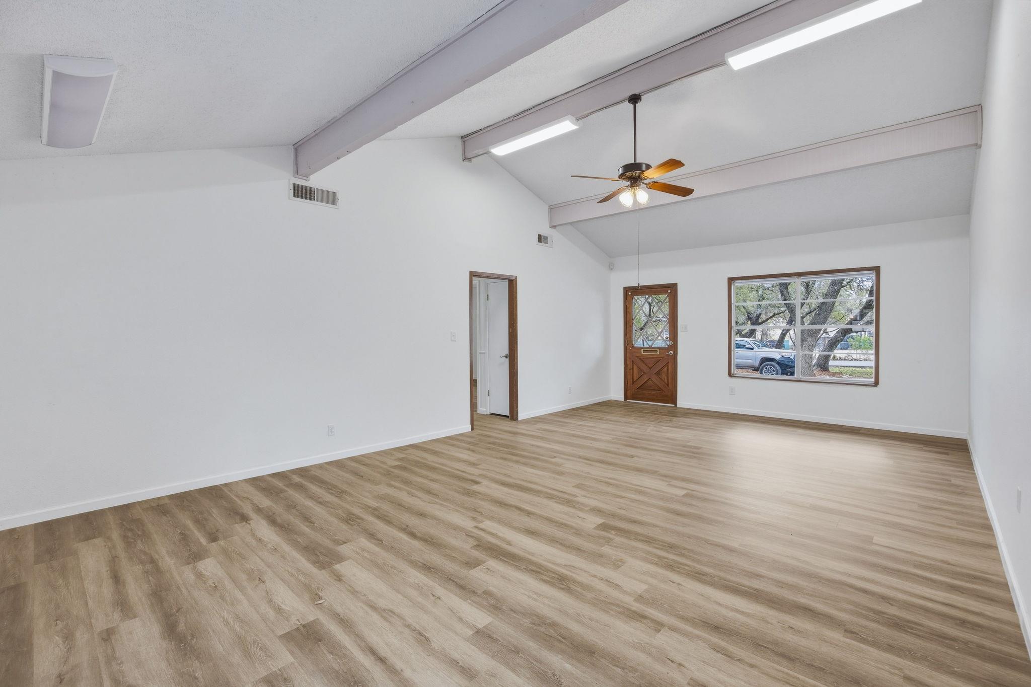 7900 Hudson Loop Property Photo 8