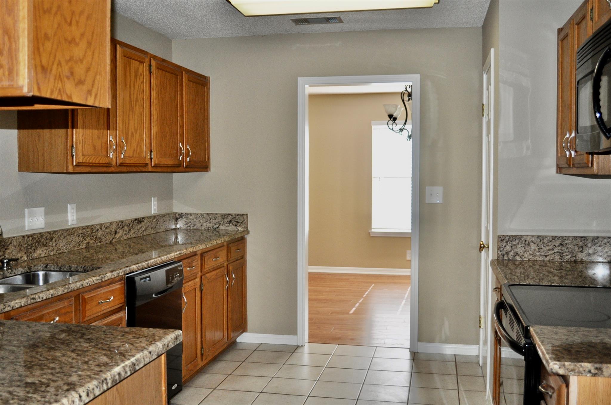 8304 Red Willow Dr Property Photo 5