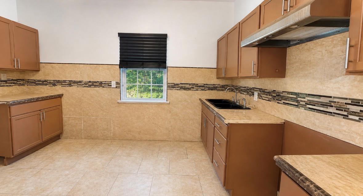510 E Pine St Property Photo 5