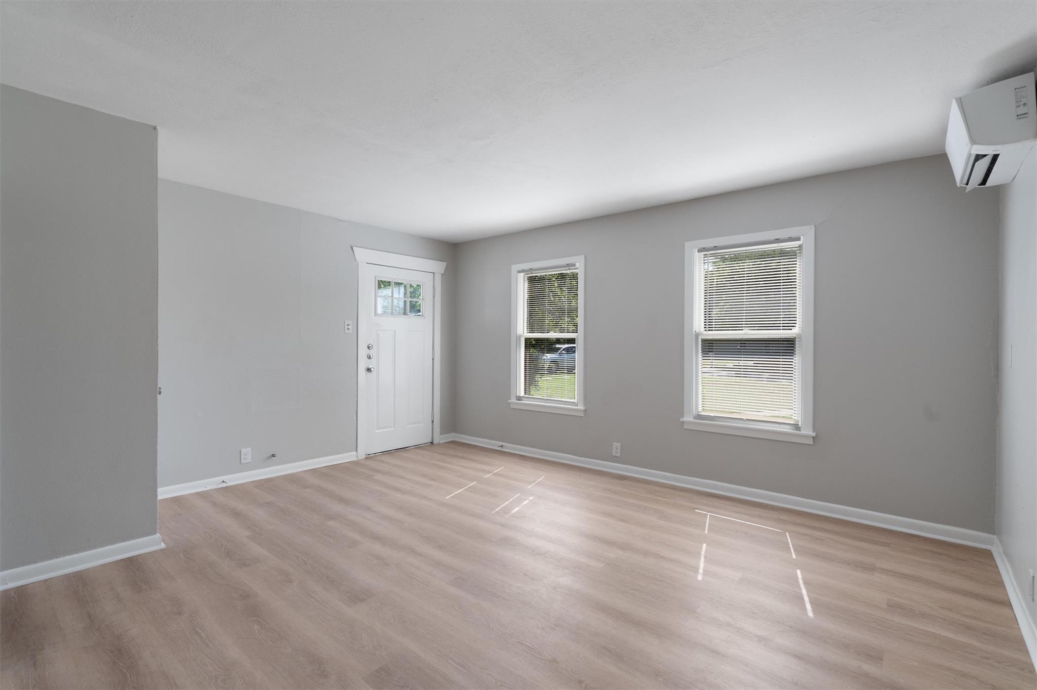 1012 Barbara Dr #b Property Photo 4
