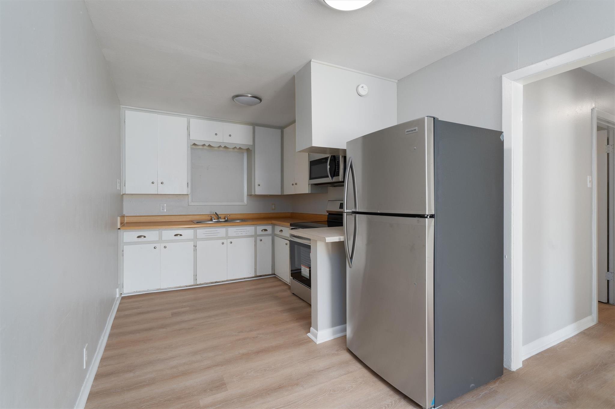 1012 Barbara Dr #b Property Photo 5