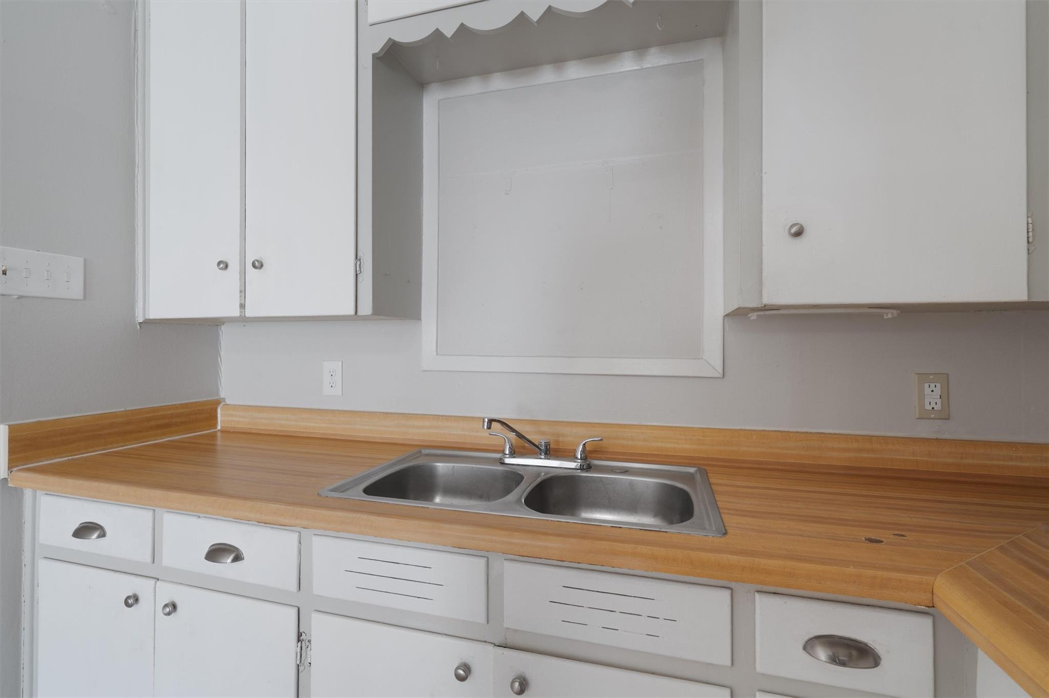 1012 Barbara Dr #b Property Photo 6