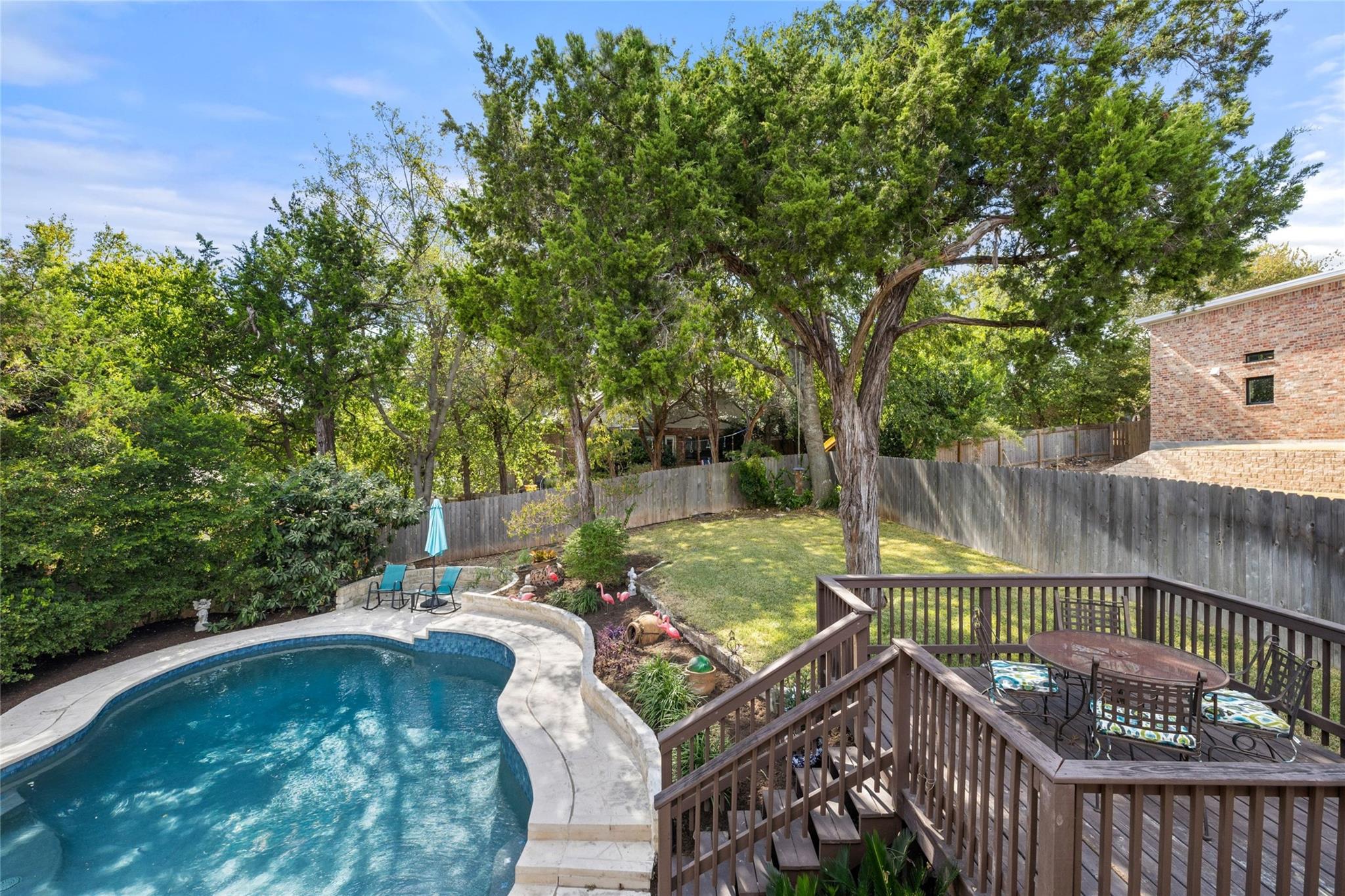 5601 Barker Ridge Dr Property Photo 3