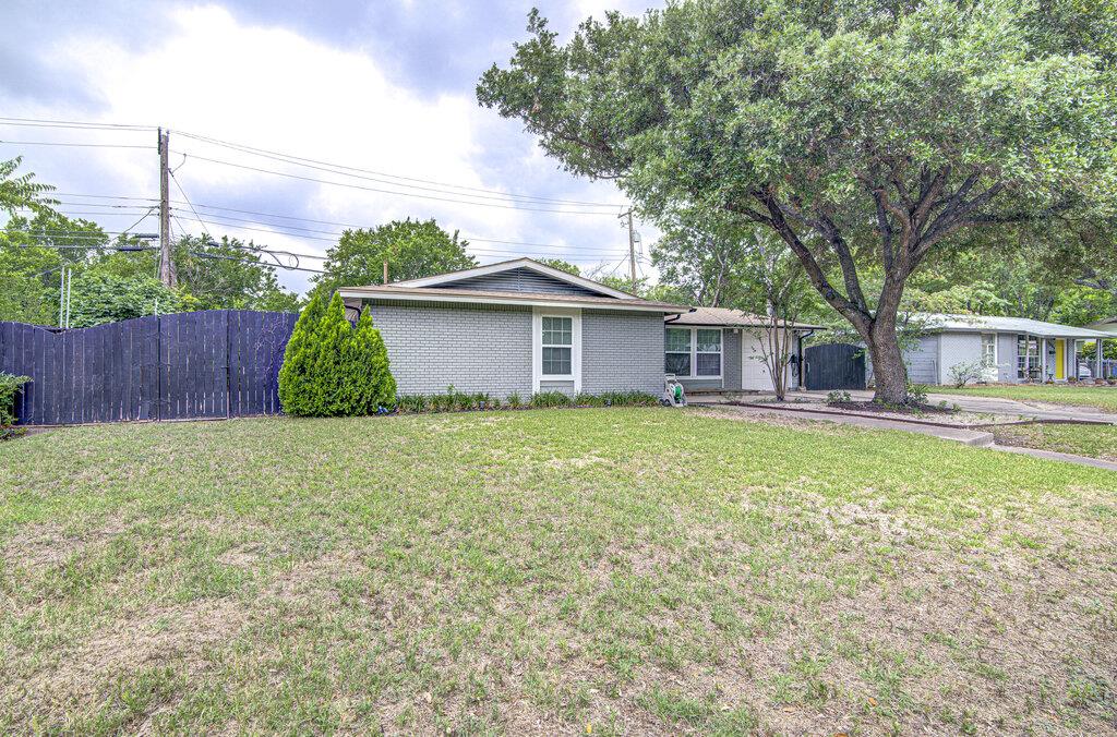 1311 Westmoor Dr Property Photo 3