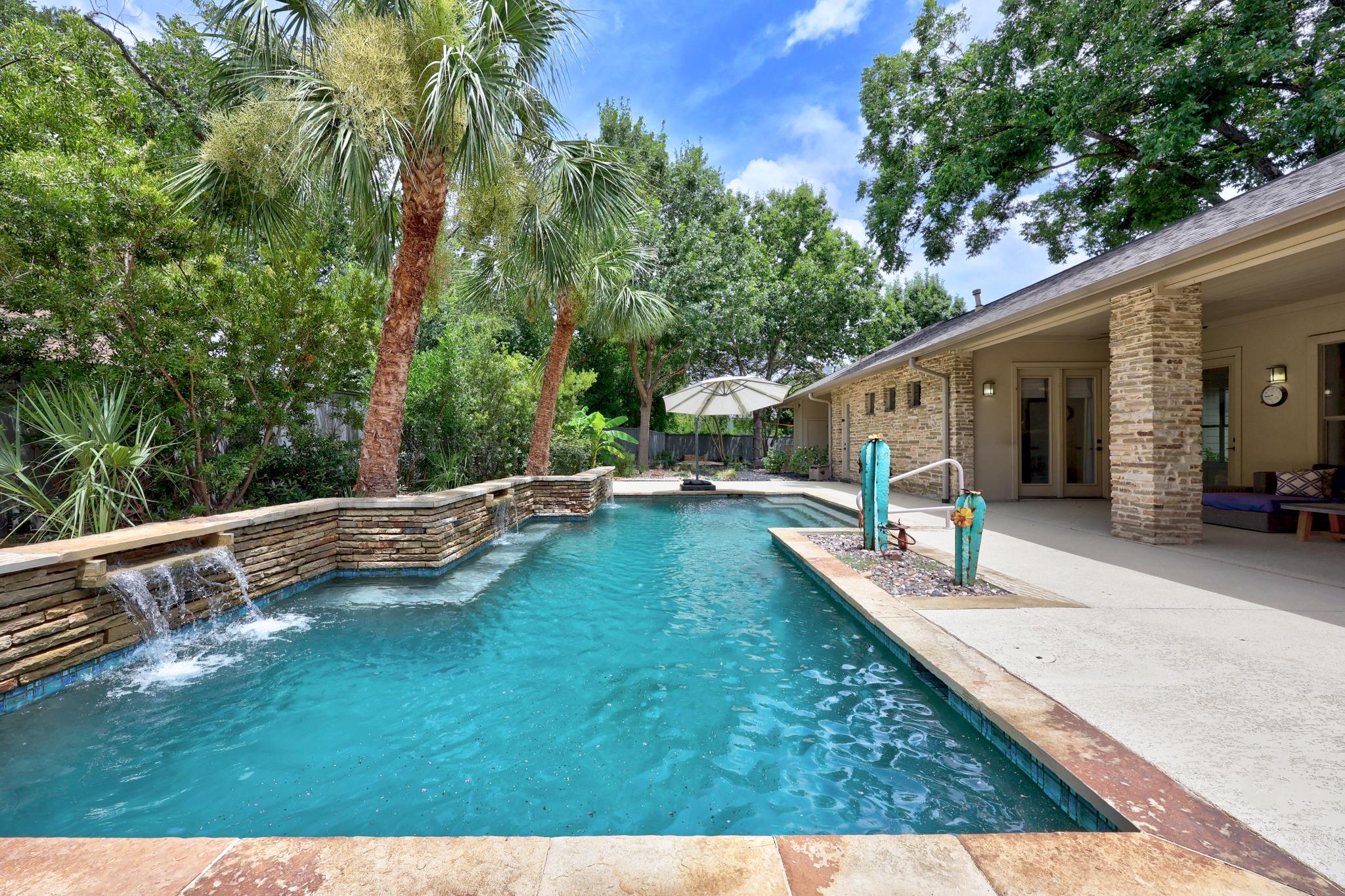 3302 Big Bend Dr Property Photo 3