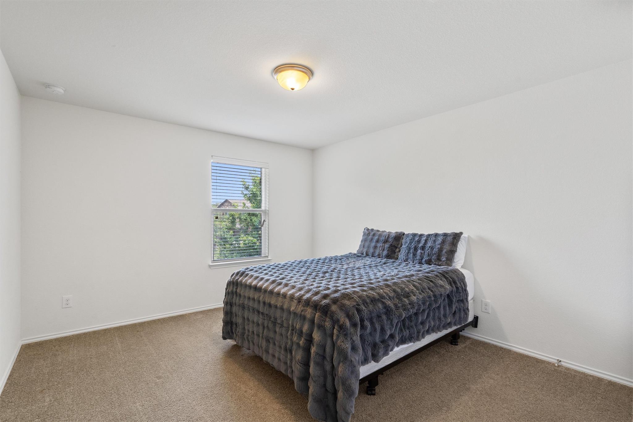 1208 Ravenside Cv Property Photo 27