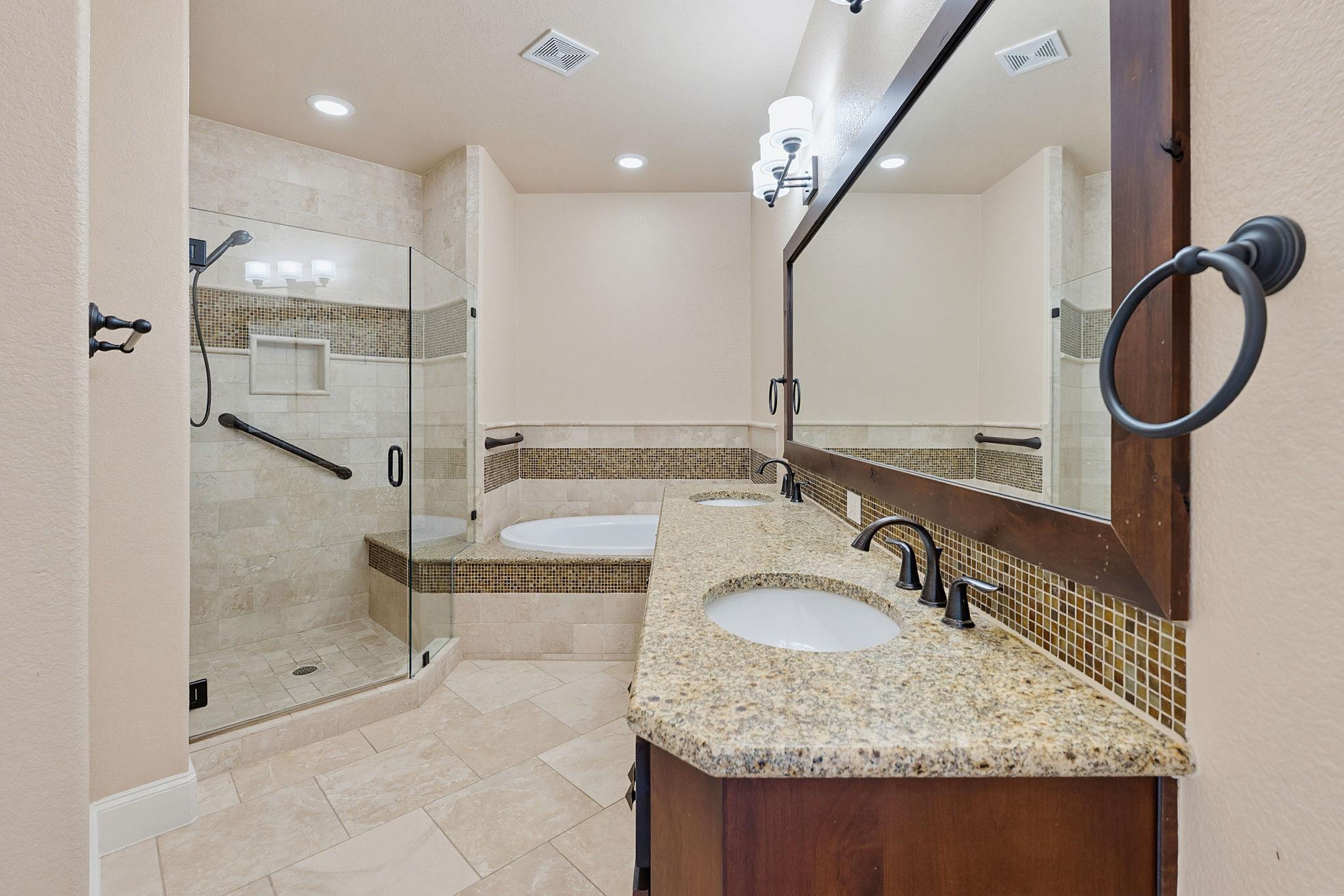6533 E Hill Dr #5 Property Photo 15