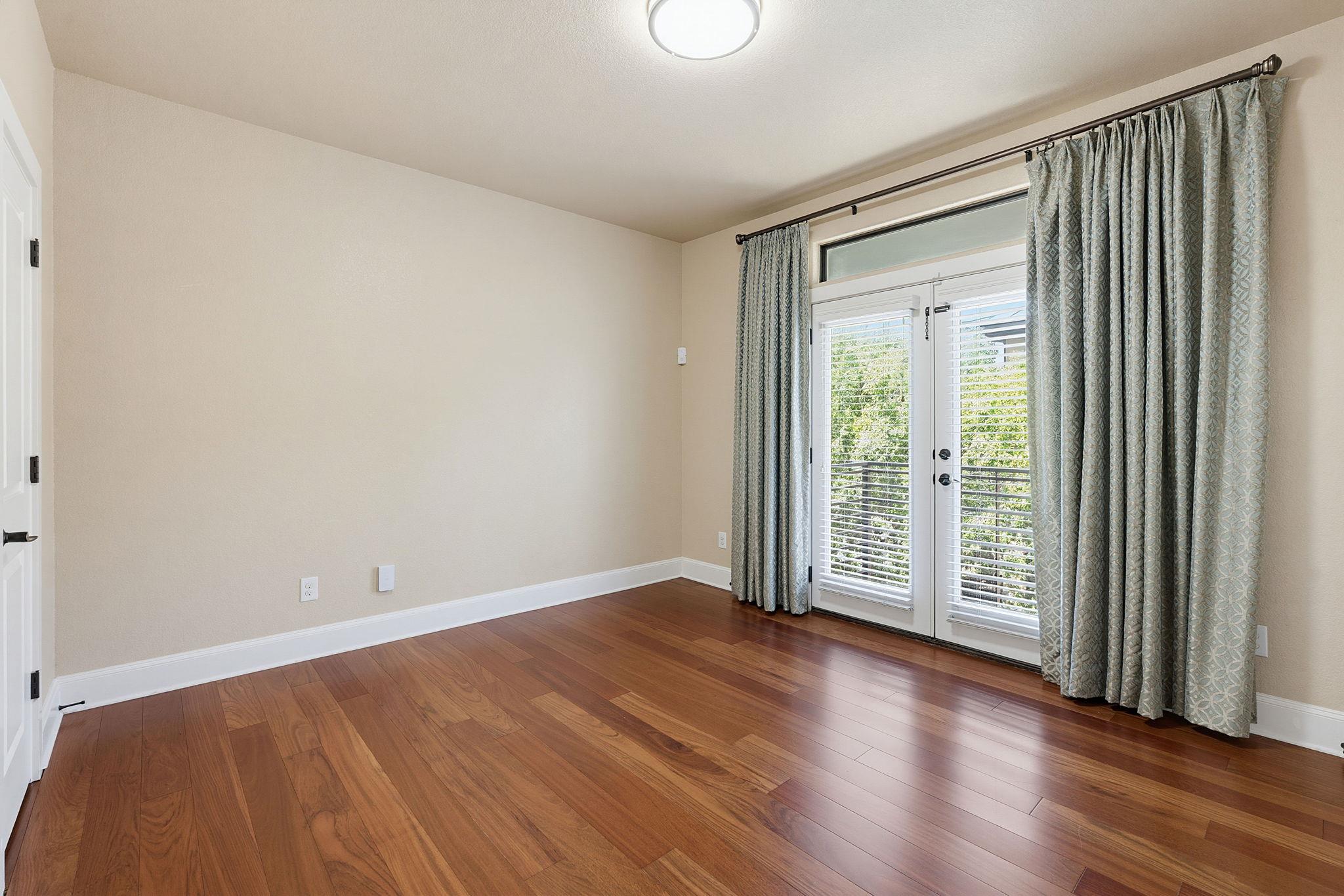 6533 E Hill Dr #5 Property Photo 17