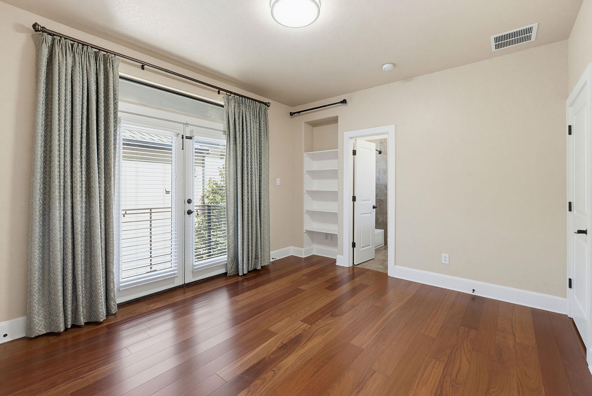 6533 E Hill Dr #5 Property Photo 18