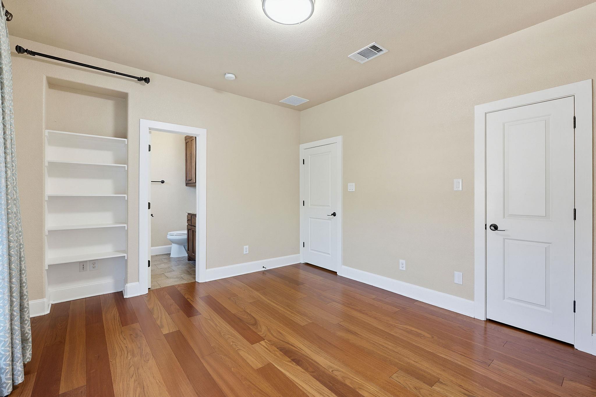 6533 E Hill Dr #5 Property Photo 19