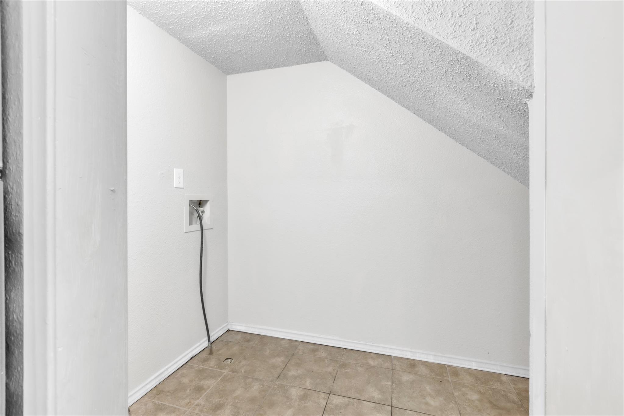 5805 Cougar Dr #d Property Photo 4