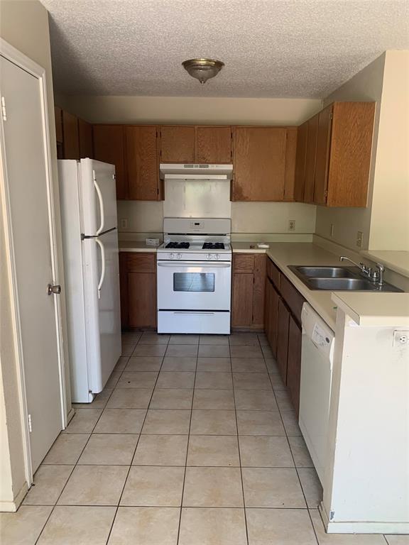 1013 Kavanagh Dr Property Photo 3