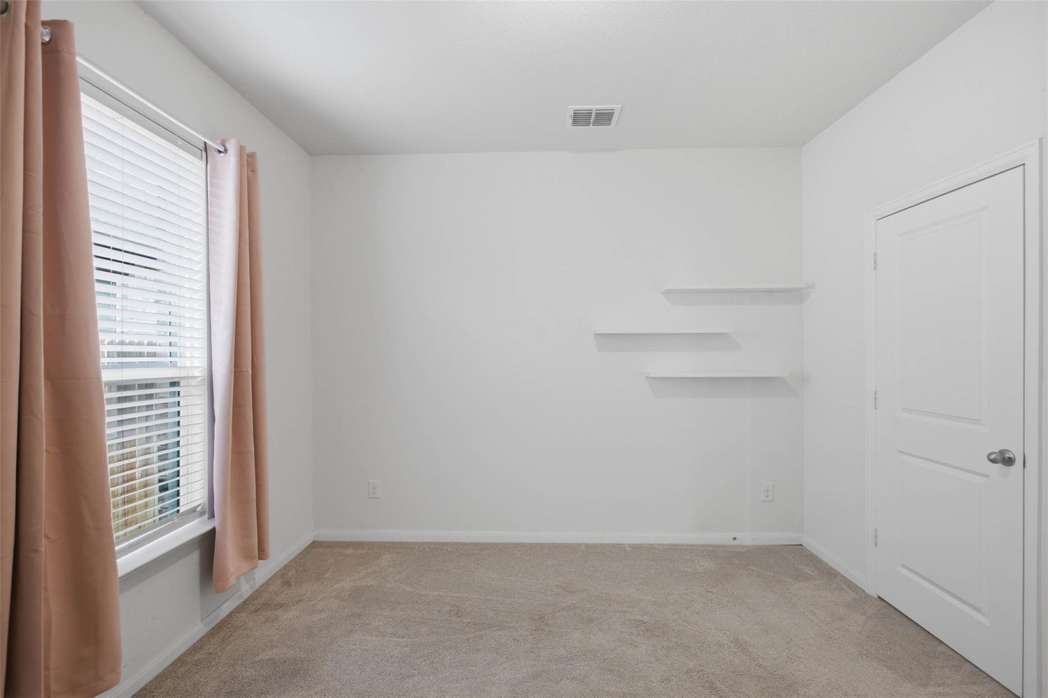 1061 Blue Oak Blvd Property Photo 8