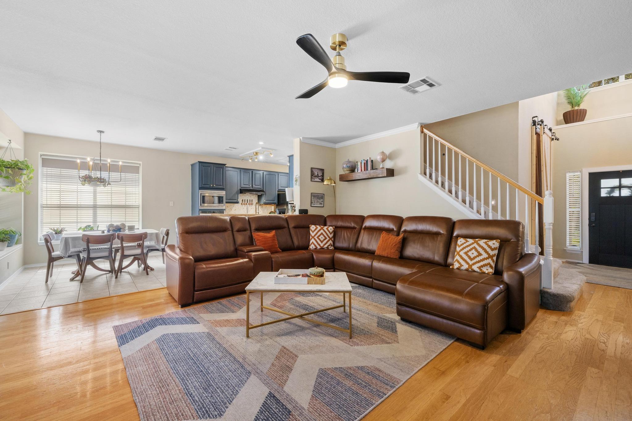 2103 Smoke Tree Trl Property Photo 3