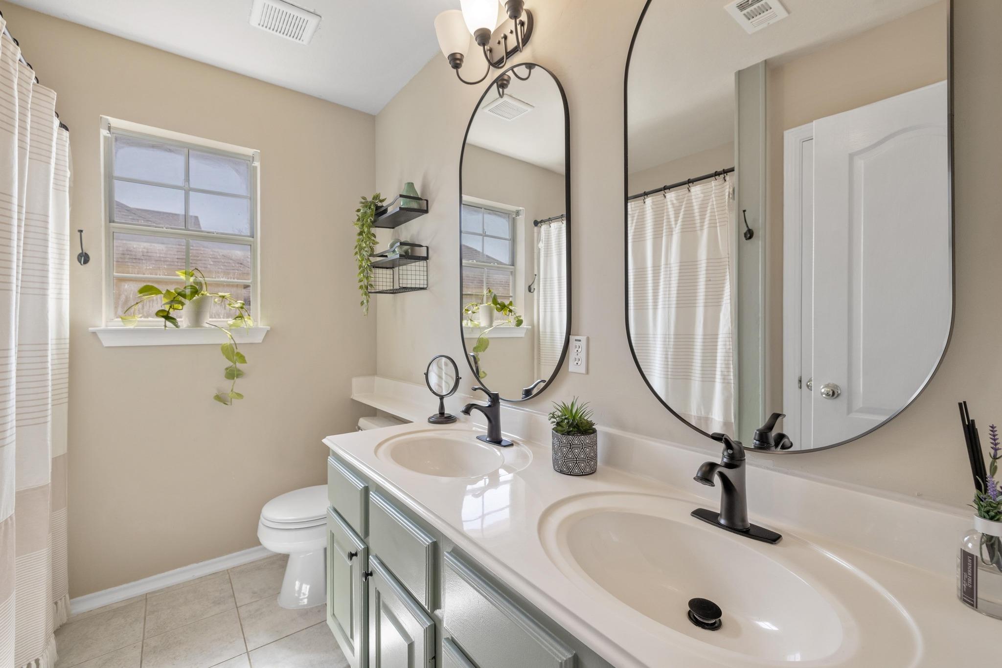 2103 Smoke Tree Trl Property Photo 21