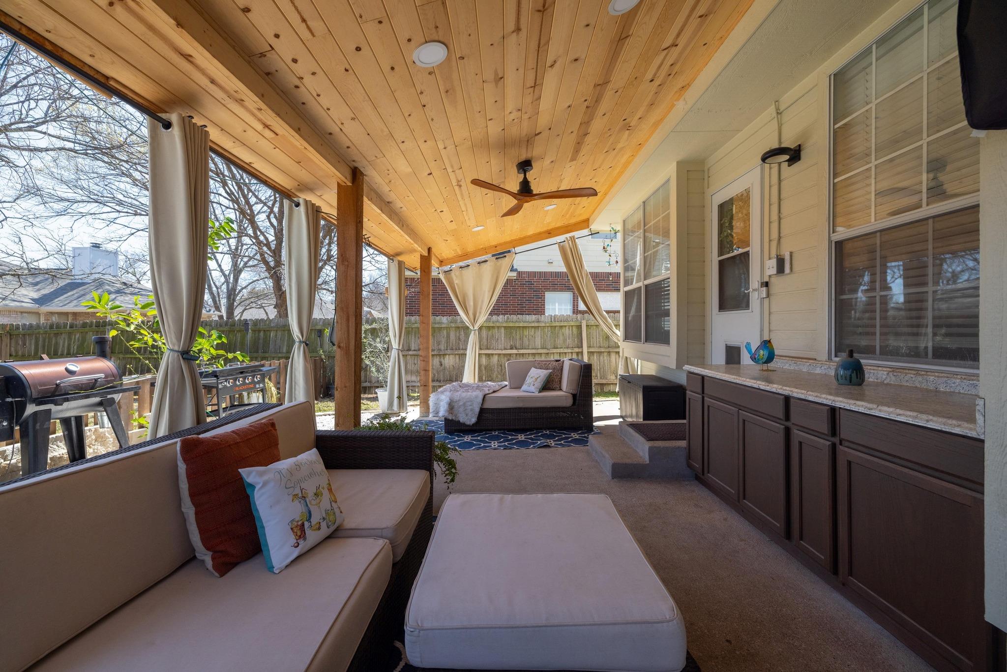 2103 Smoke Tree Trl Property Photo 23