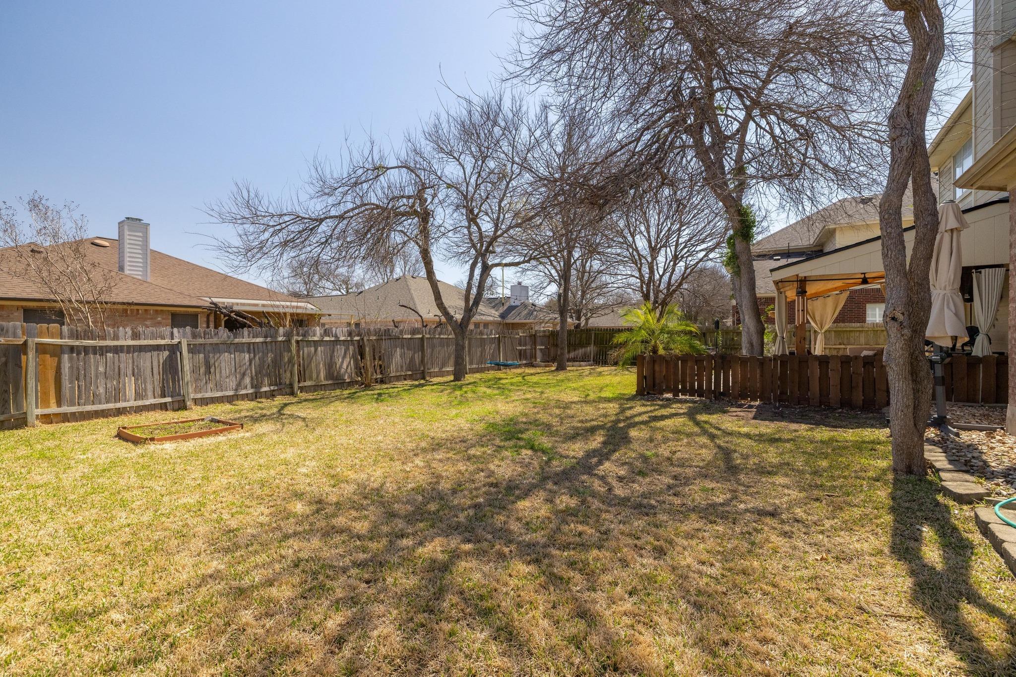 2103 Smoke Tree Trl Property Photo 24