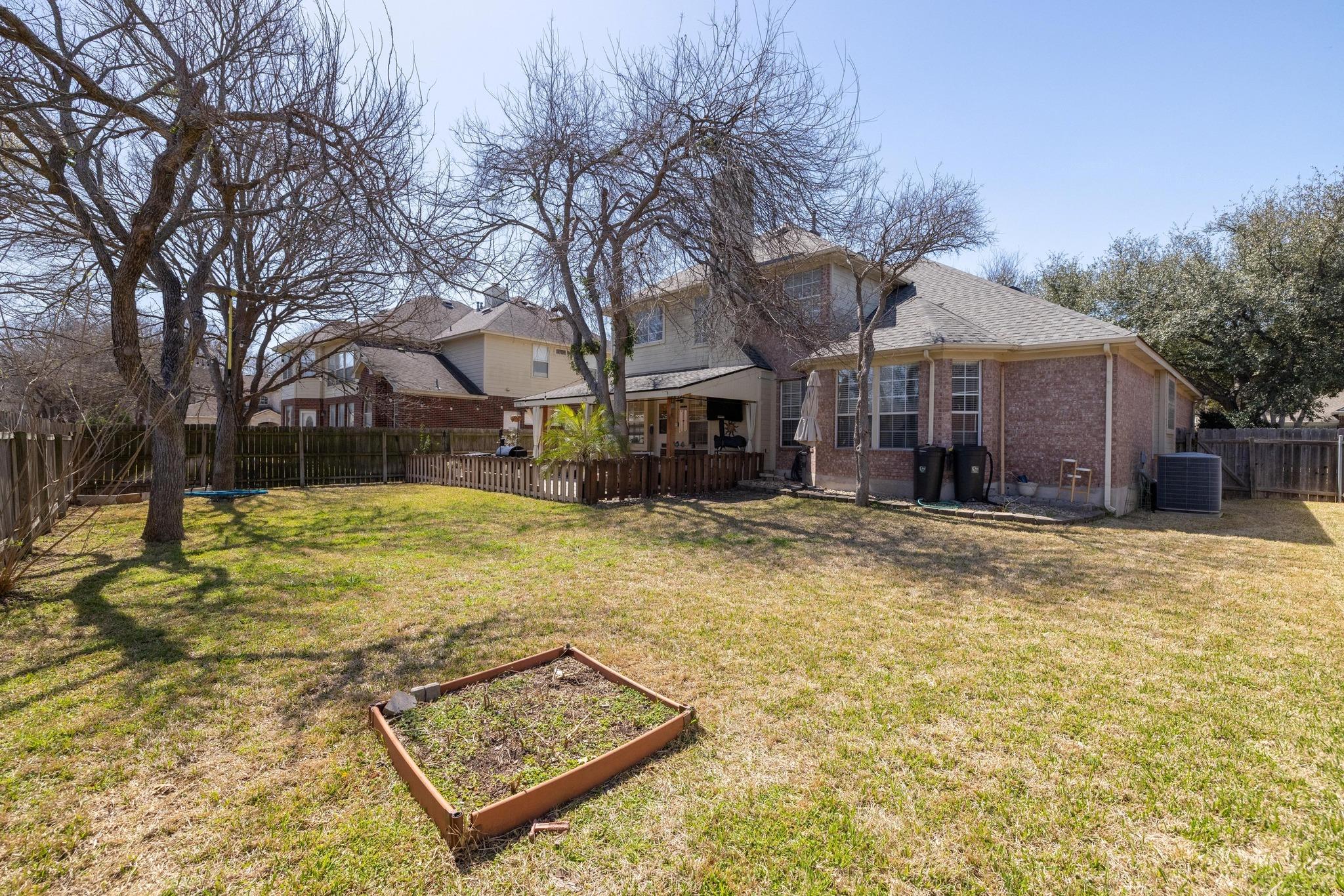 2103 Smoke Tree Trl Property Photo 26