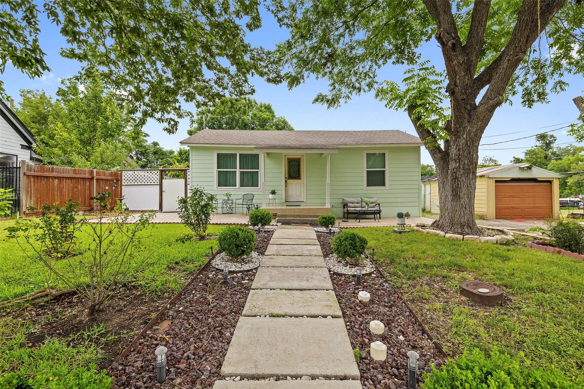 718 Kimbro St Property Photo 1