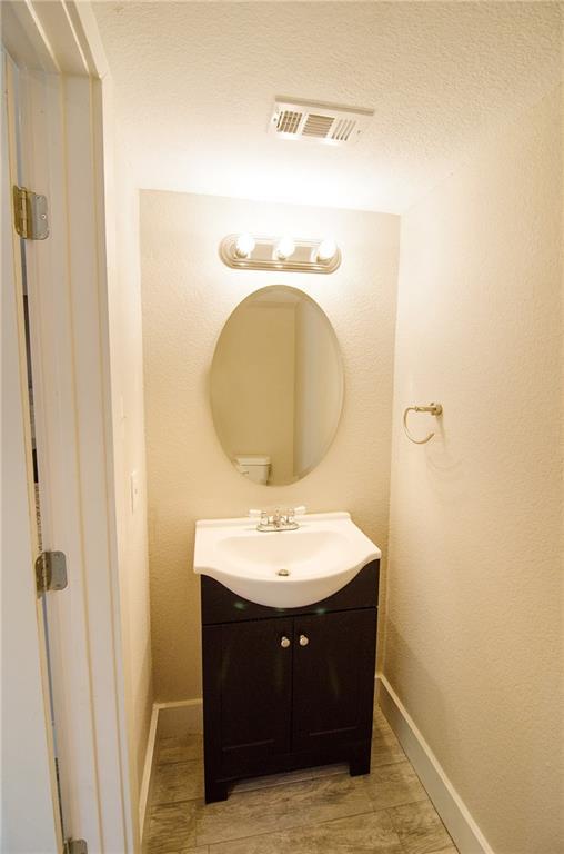 11901 Alpheus Ave #b Property Photo 12