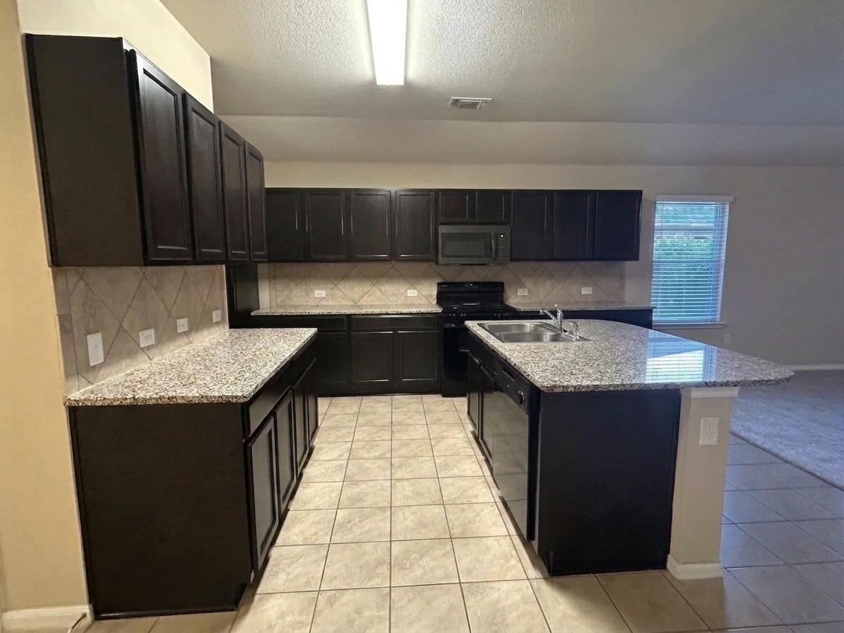 608 Kaluga Trl Property Photo 6