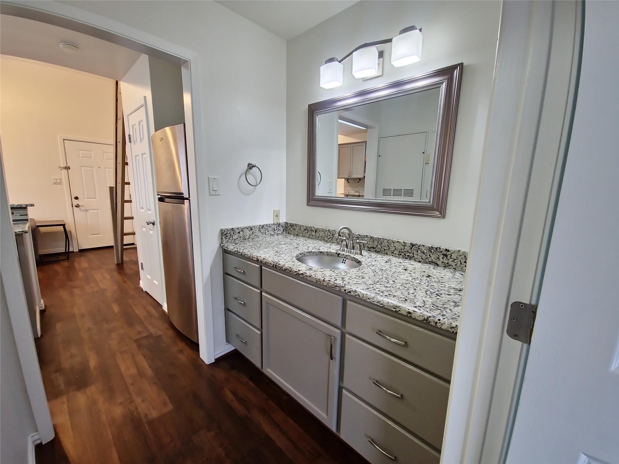 2313 Longview St #205 Property Photo 7