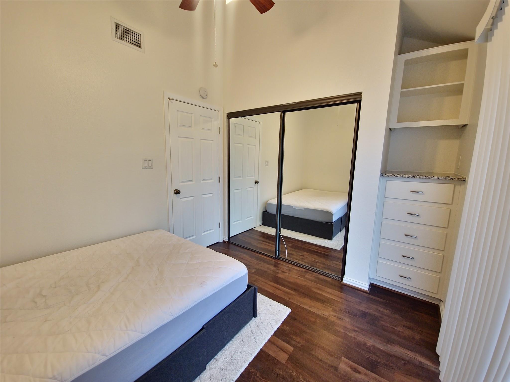 2313 Longview St #205 Property Photo 12