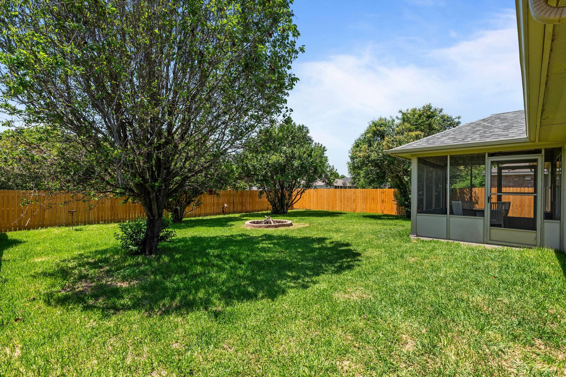 113 Hanstrom Dr Property Photo 29