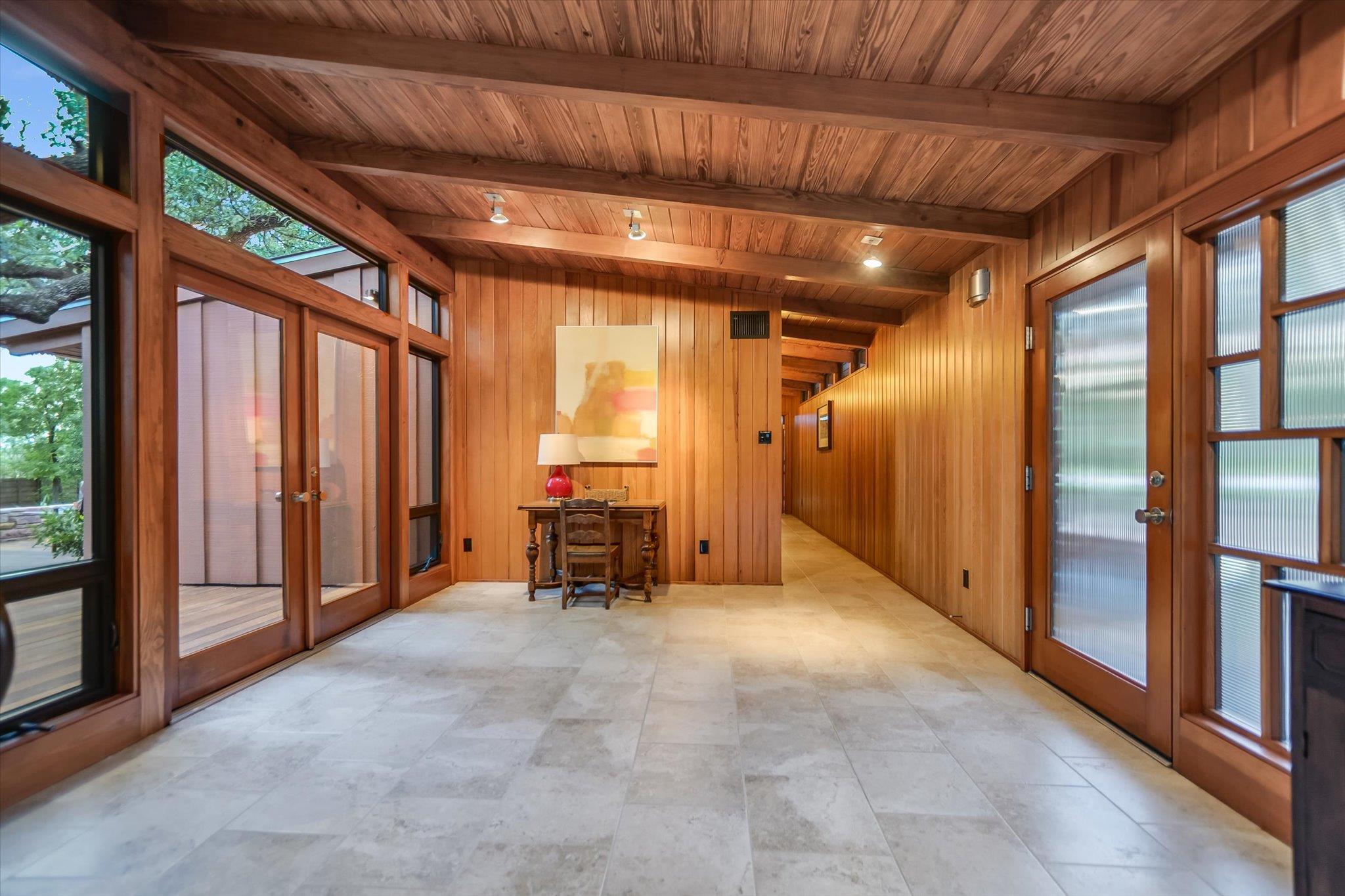 407 Almarion Dr Property Photo 4