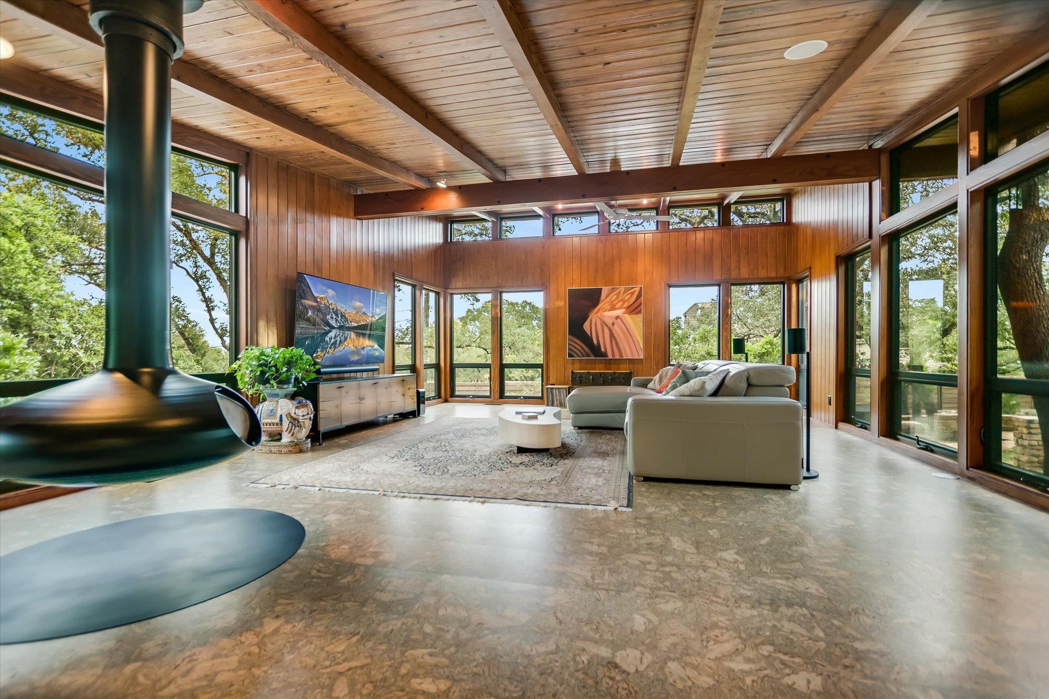 407 Almarion Dr Property Photo 5