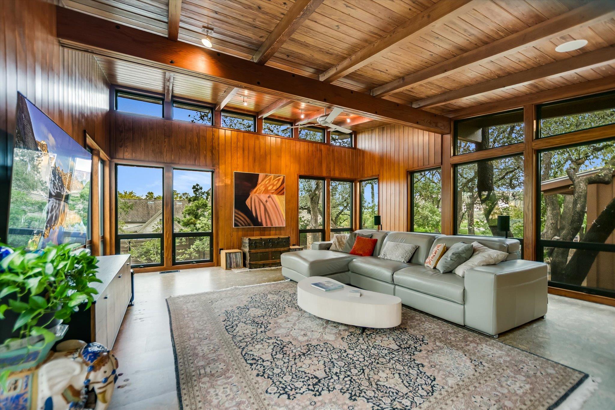 407 Almarion Dr Property Photo 7