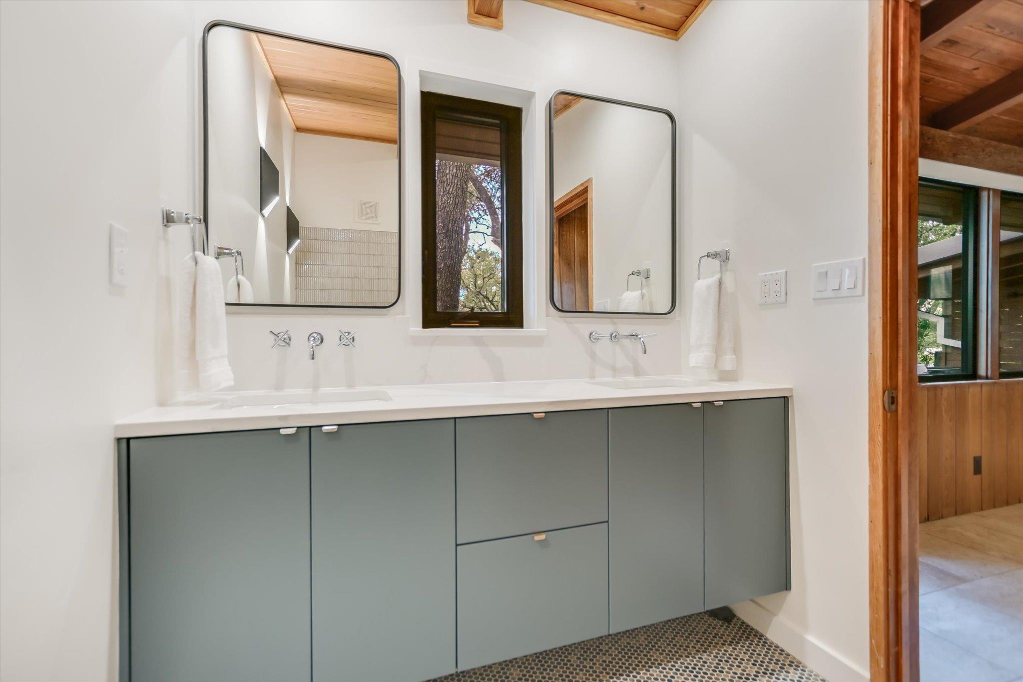 407 Almarion Dr Property Photo 15