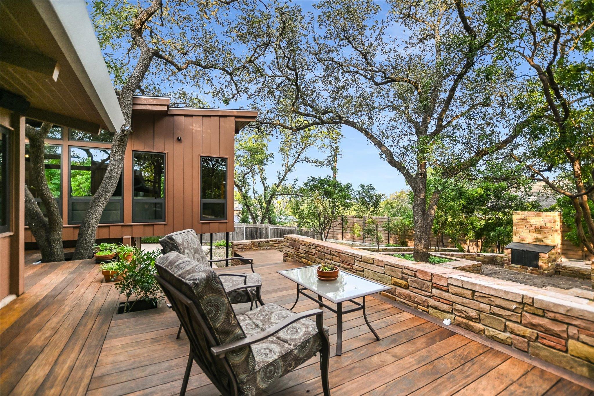 407 Almarion Dr Property Photo 22