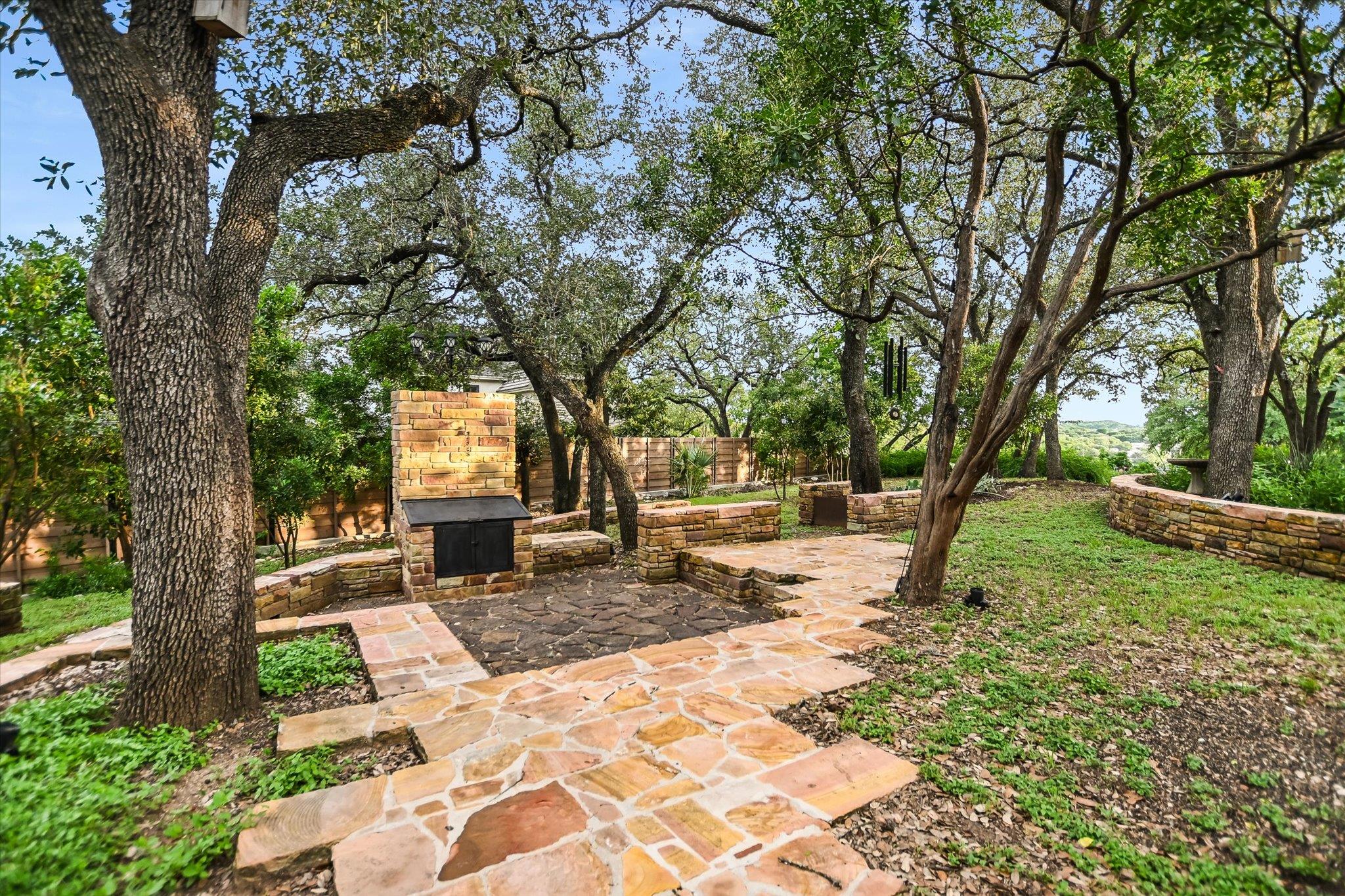 407 Almarion Dr Property Photo 23