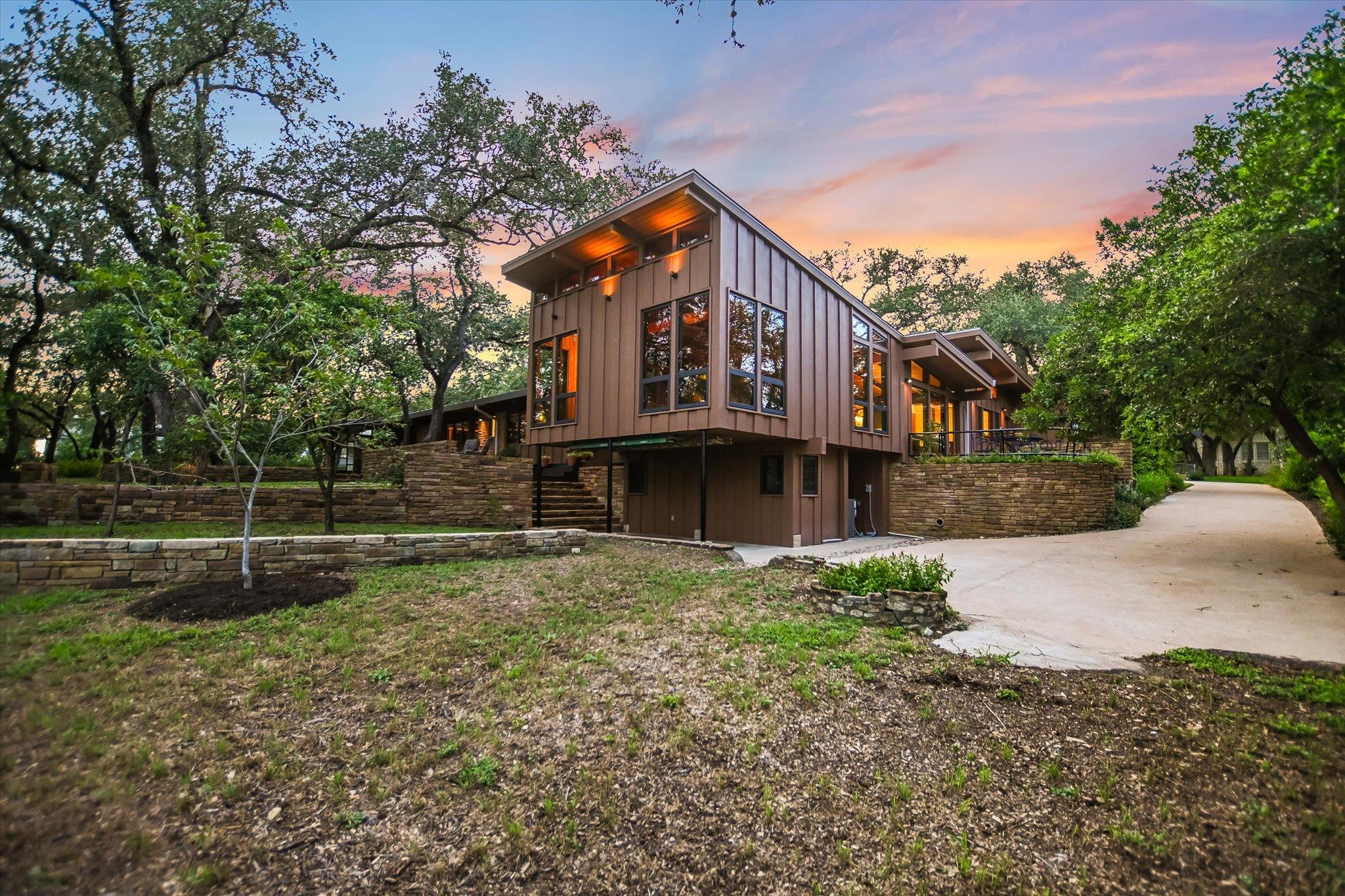 407 Almarion Dr Property Photo 28