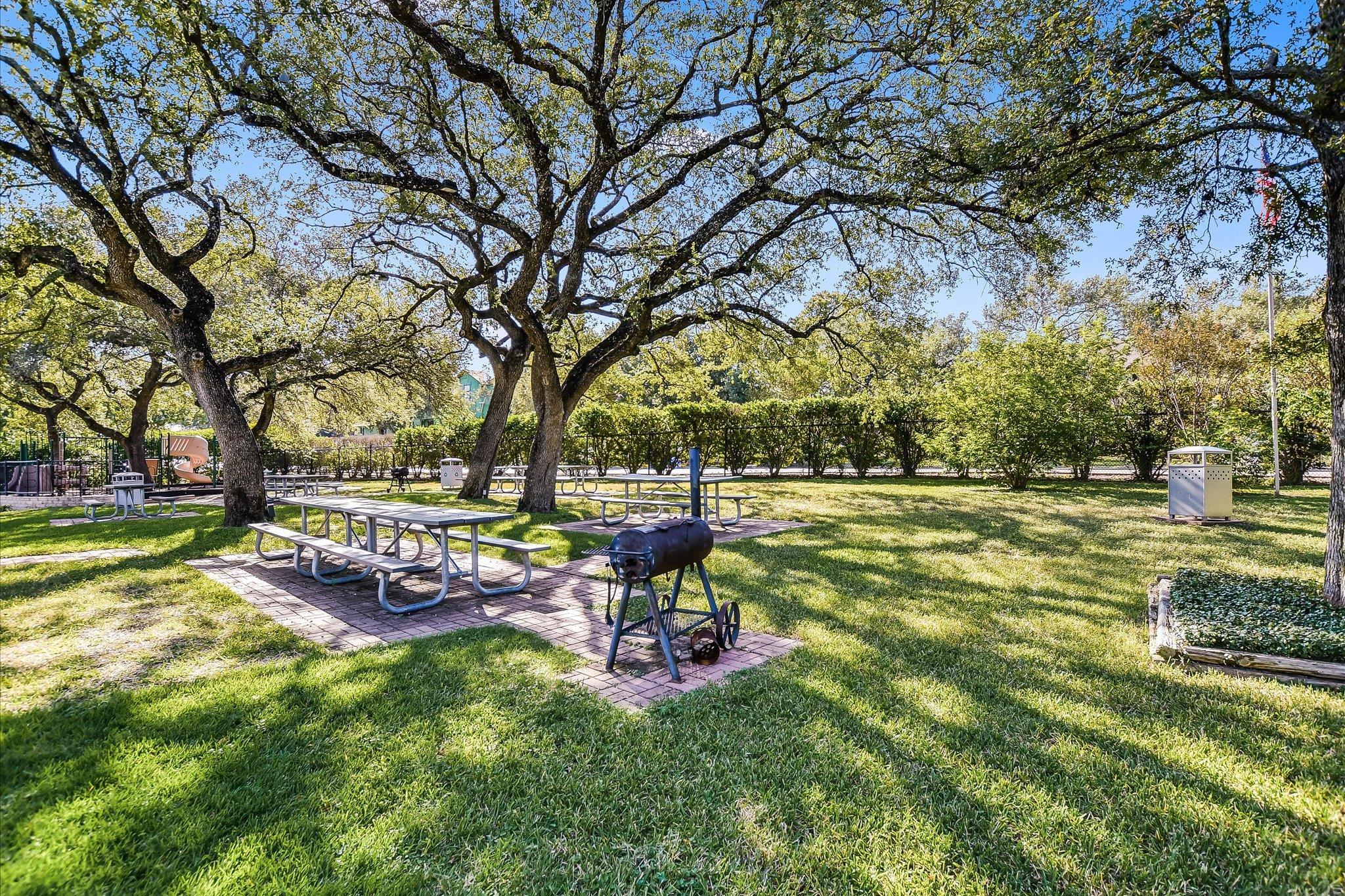 407 Almarion Dr Property Photo 36