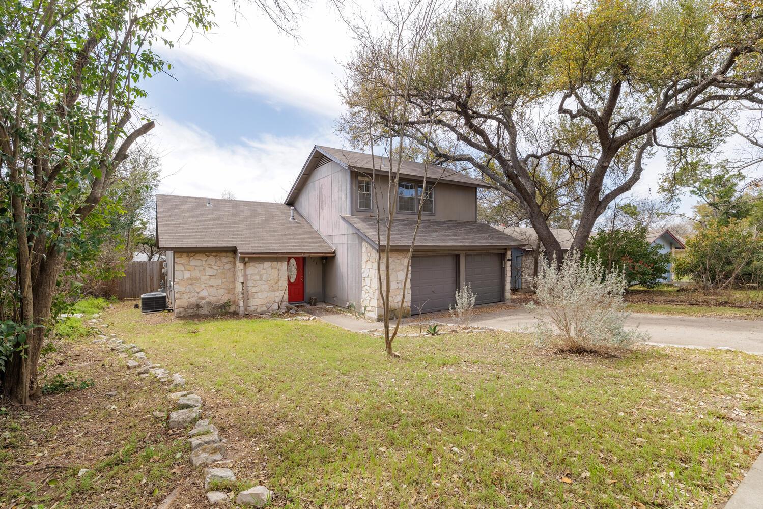 923 Acorn Oaks Dr Property Photo