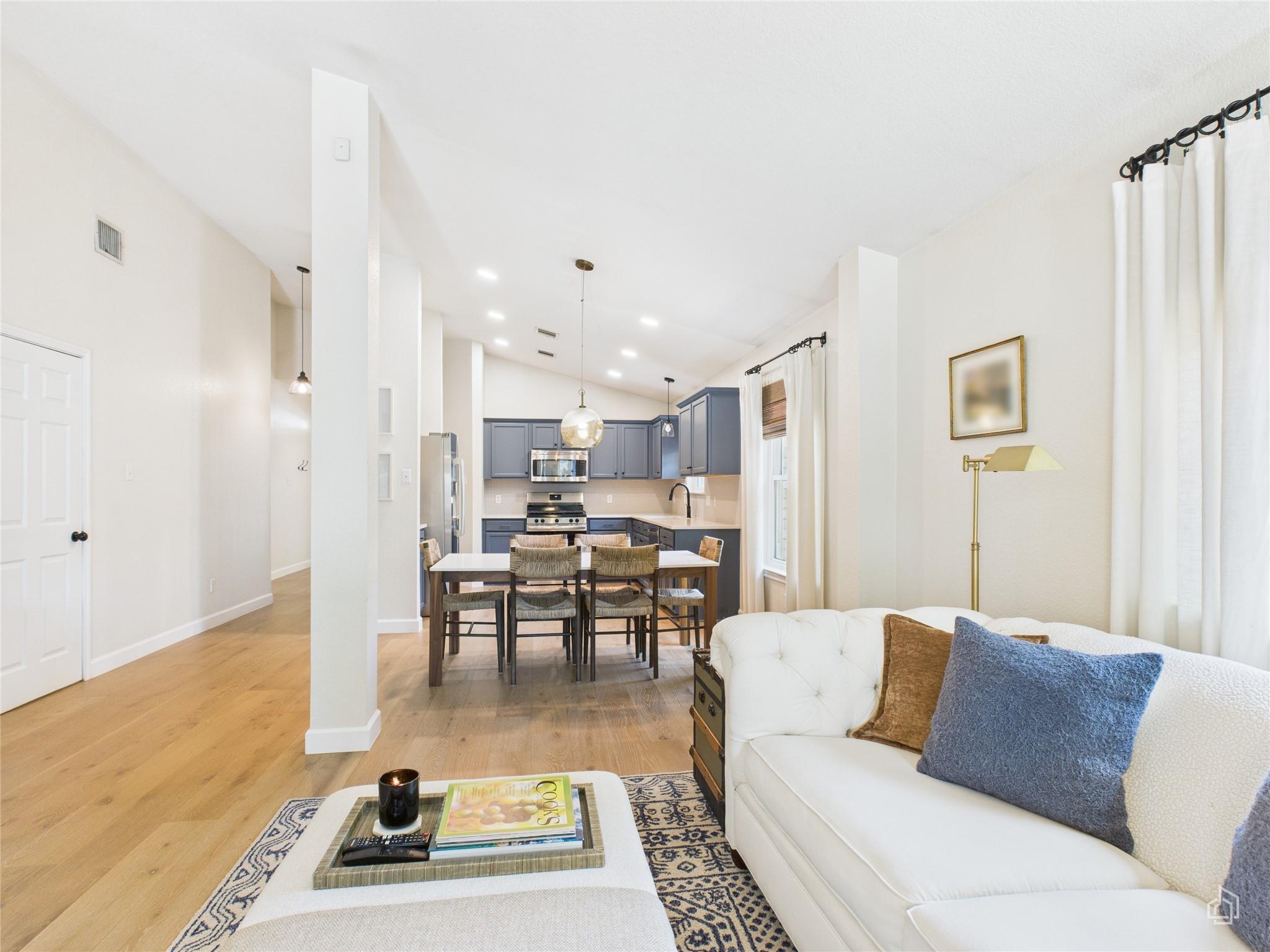 4309 Companeros Way Property Photo 6