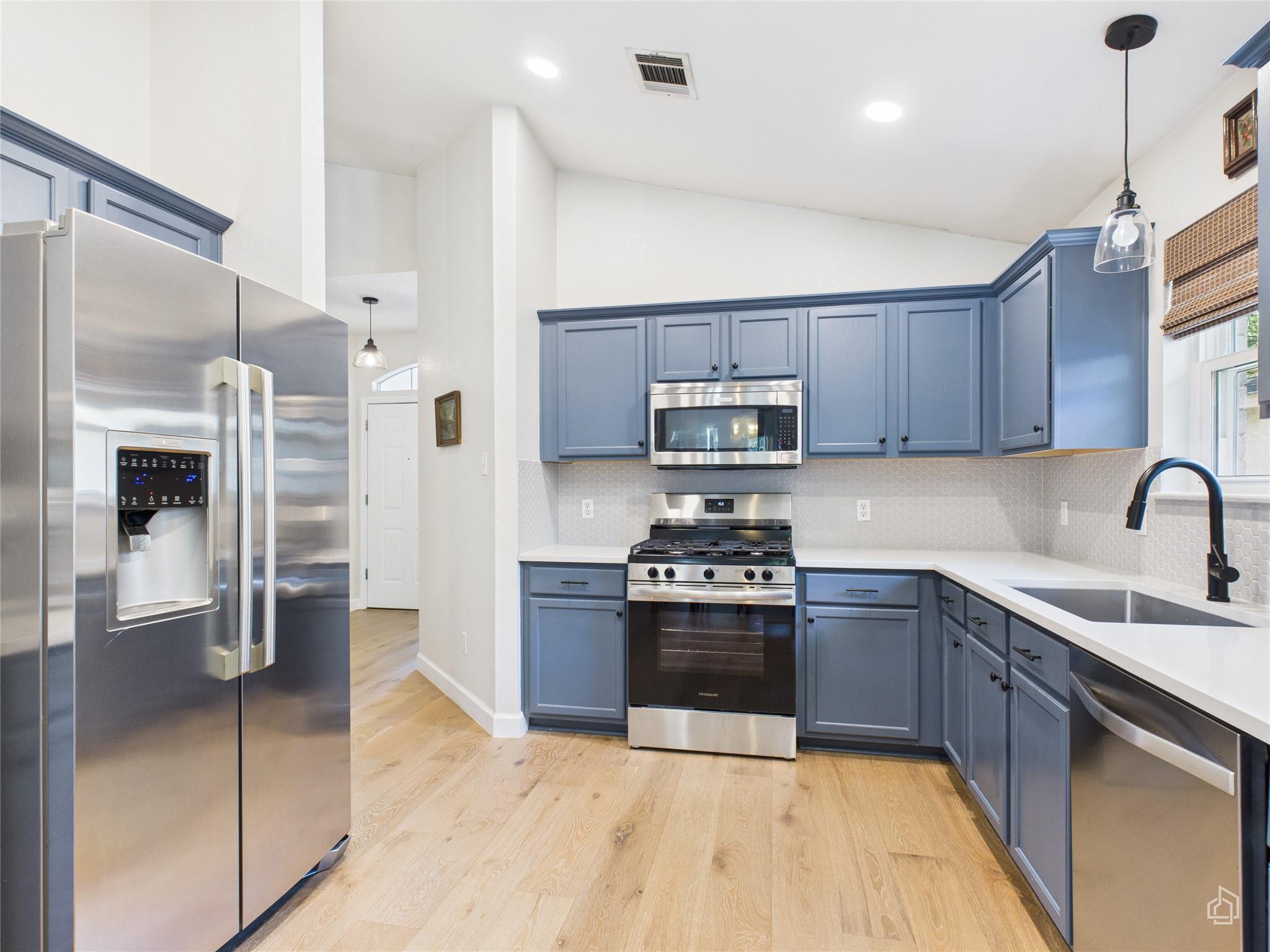 4309 Companeros Way Property Photo 8