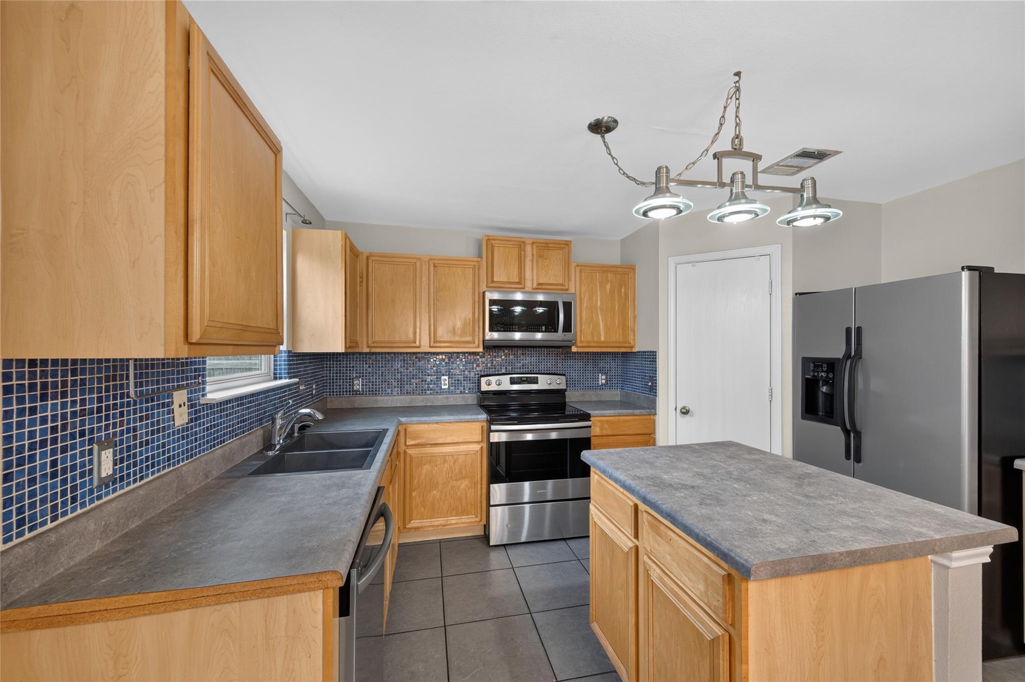 13636 Merseyside Dr Property Photo 11