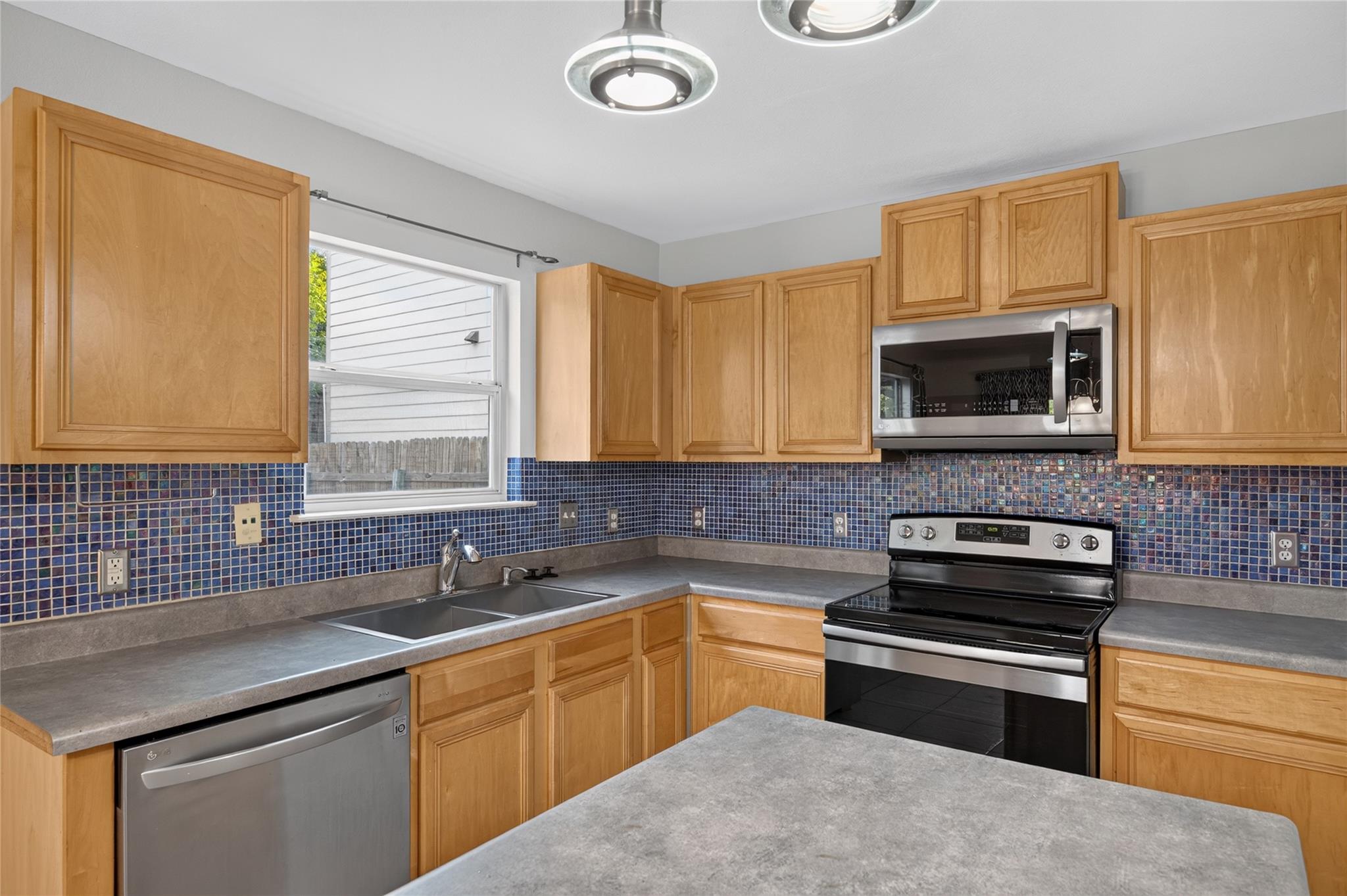 13636 Merseyside Dr Property Photo 12