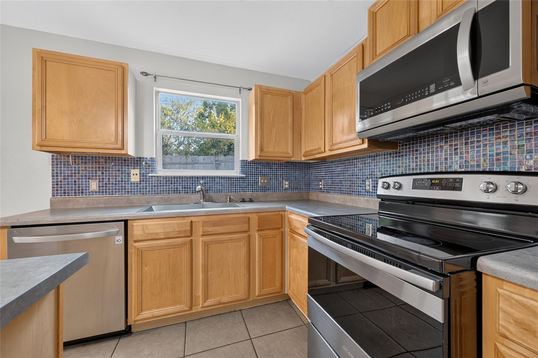 13636 Merseyside Dr Property Photo 17