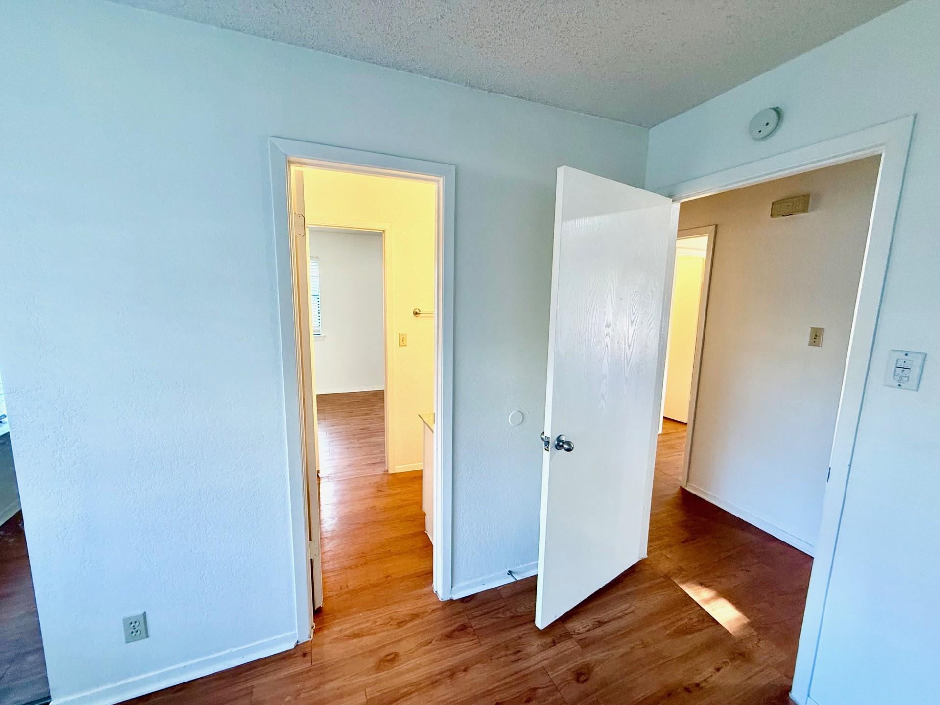 508 Algerita Dr B Property Photo 5