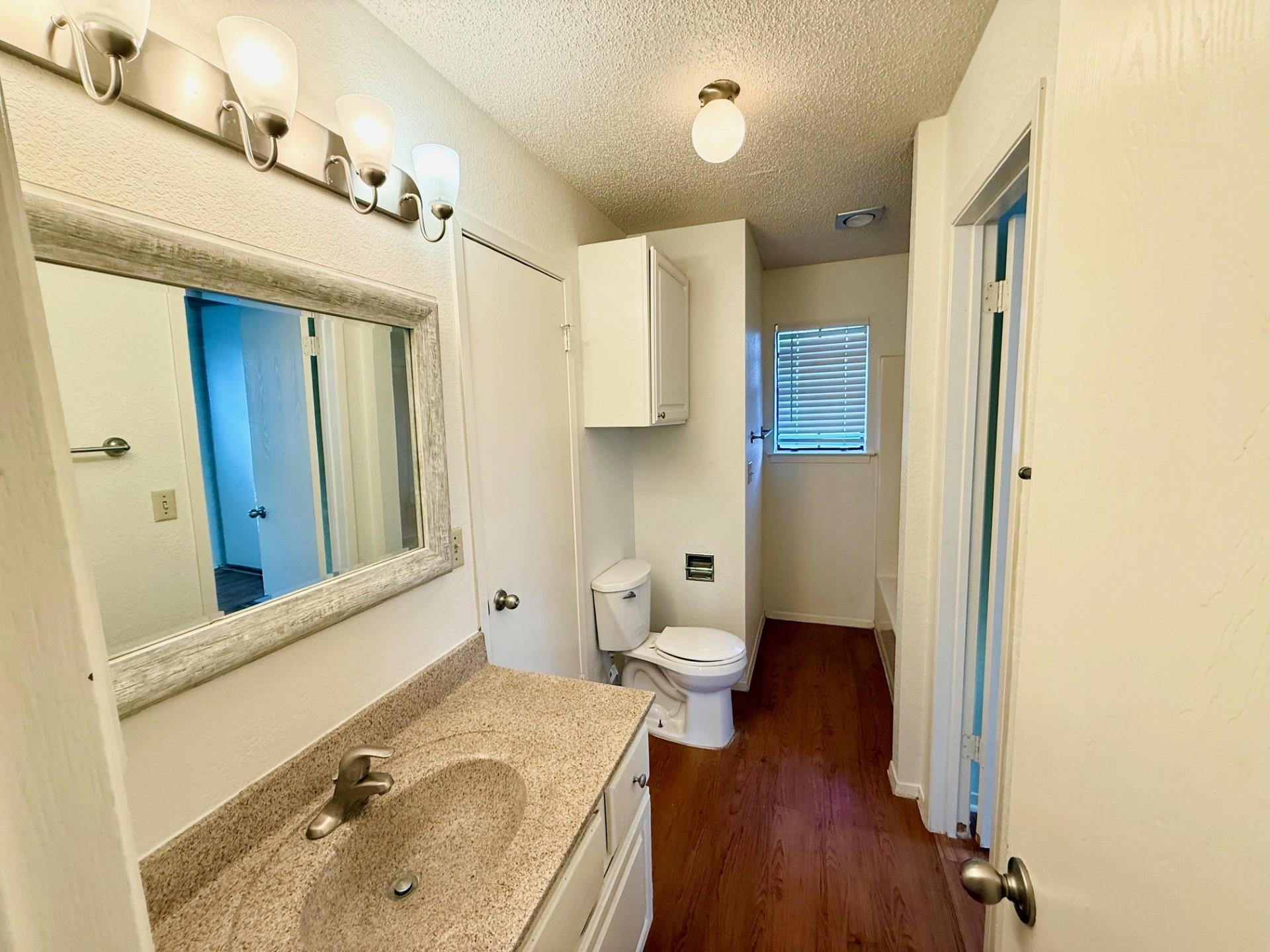 508 Algerita Dr B Property Photo 6