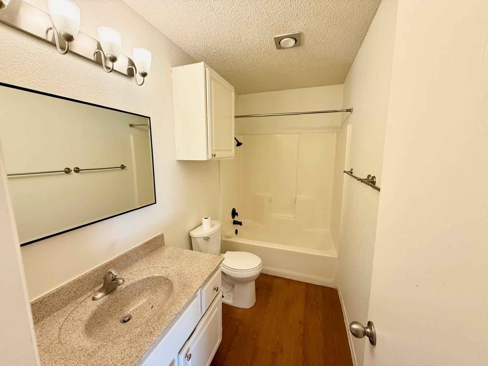 508 Algerita Dr B Property Photo 8