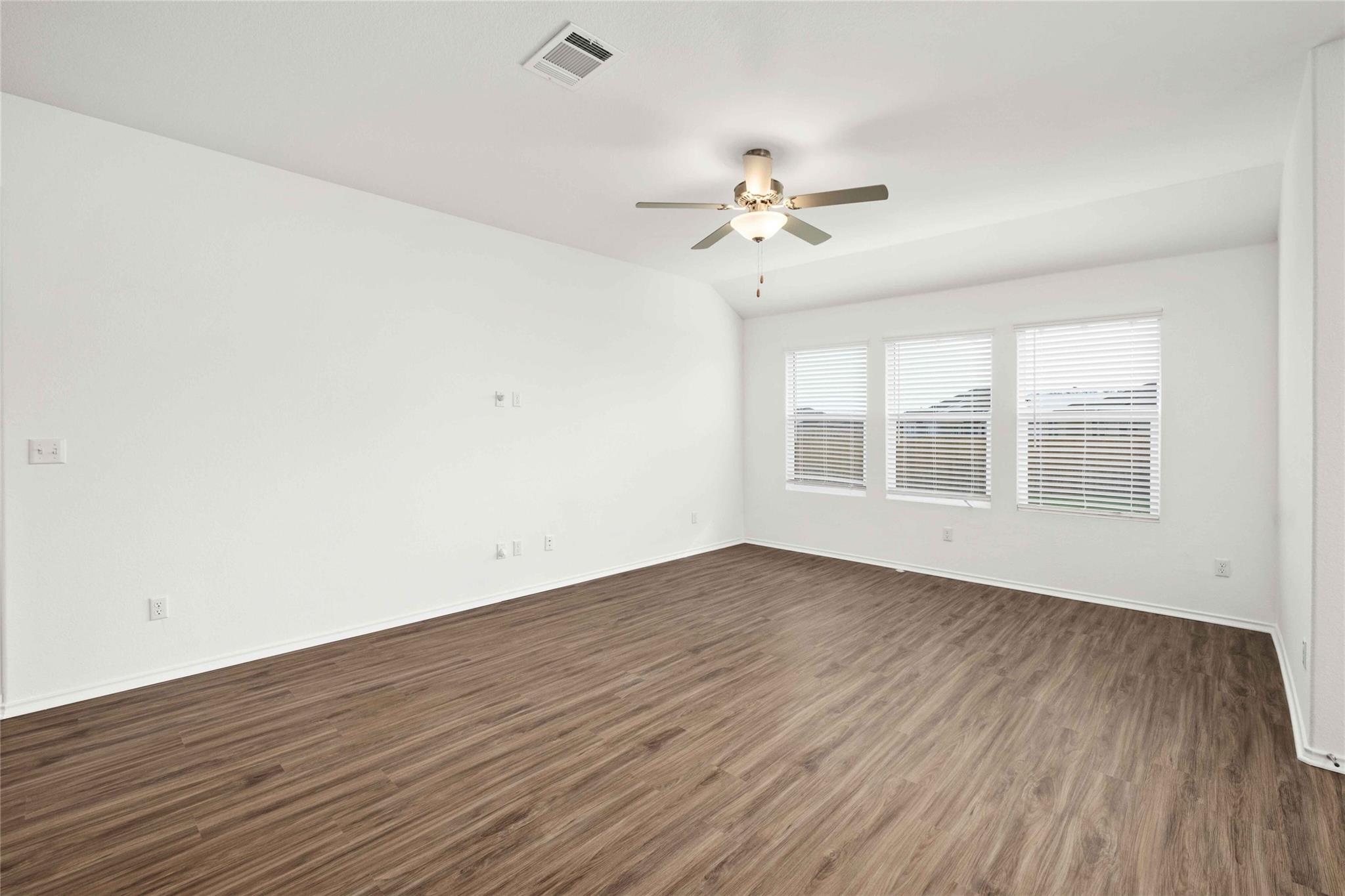 416 Escondido Cir Property Photo 5