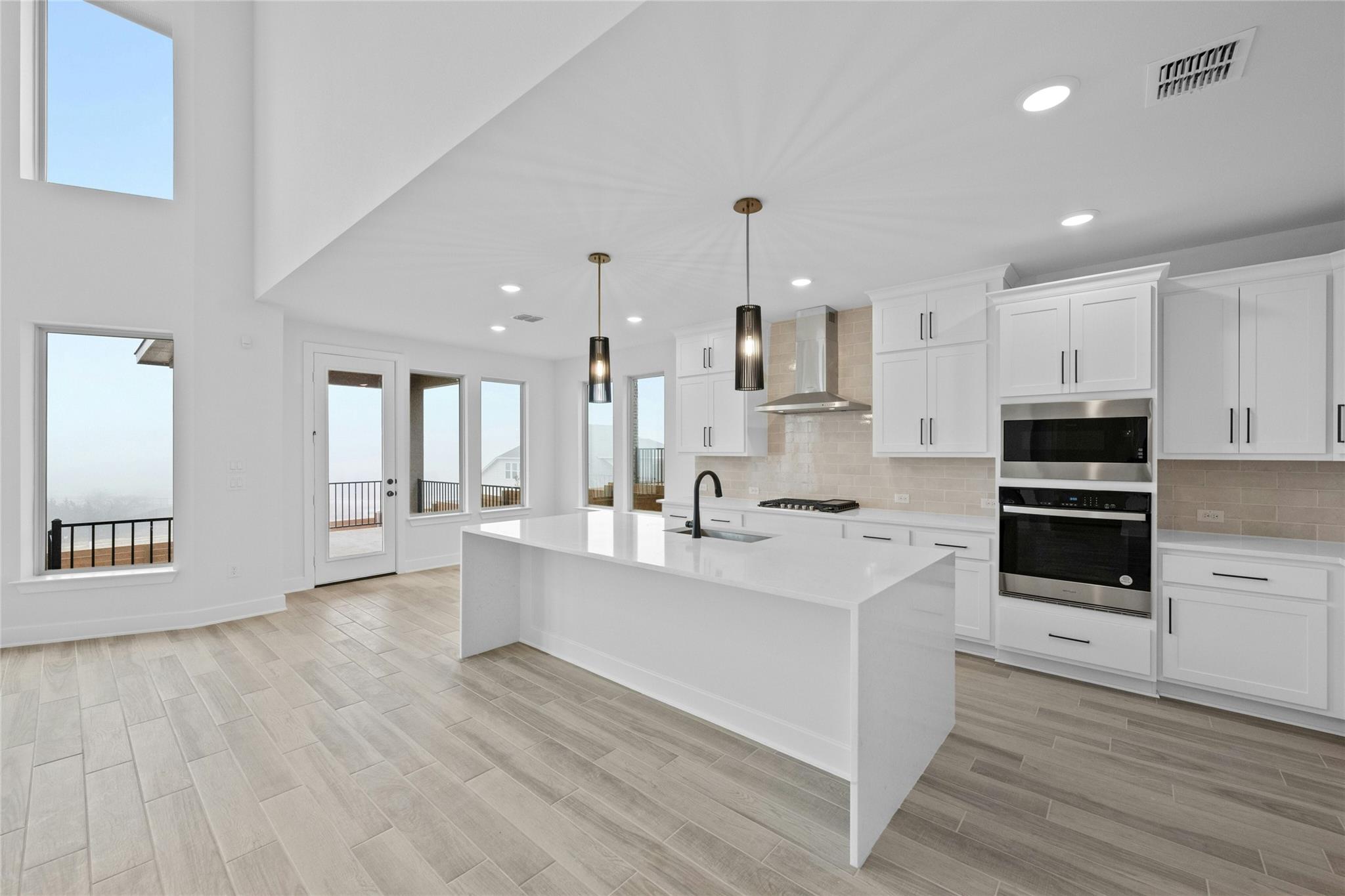 17612 Absinthe Dr Property Photo 9