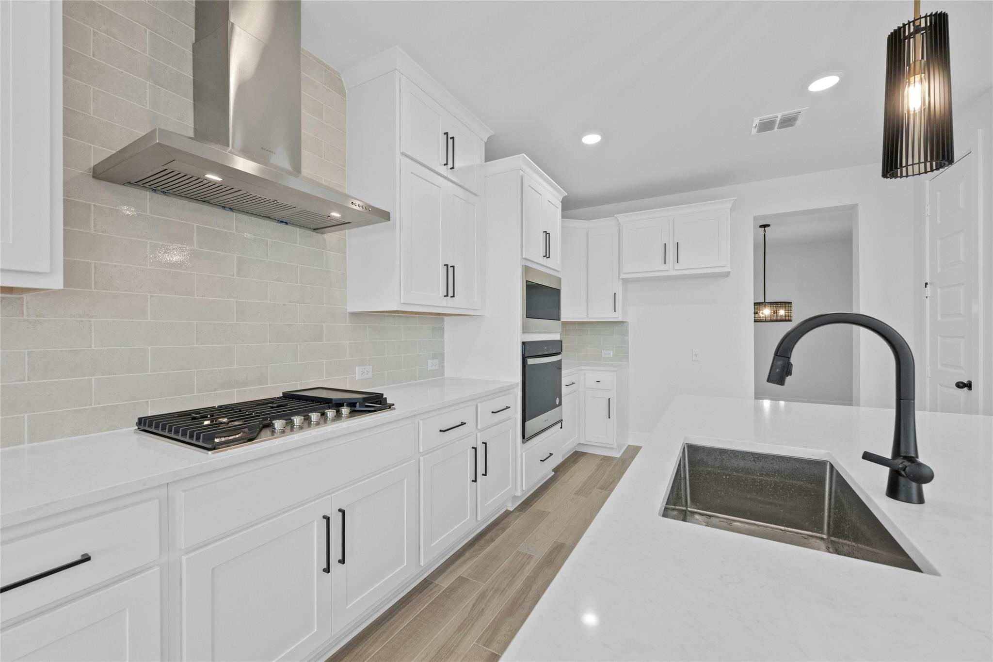 17612 Absinthe Dr Property Photo 15